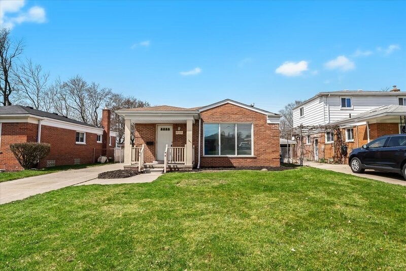 Primary Photo - 8163 Woodbine St