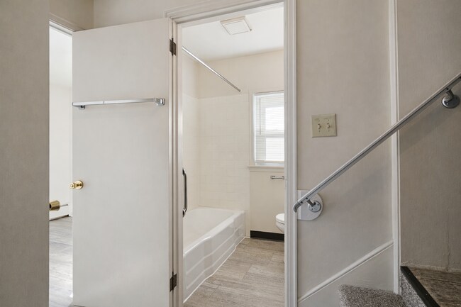 Foto del edificio - 815 Academy Heights Ave