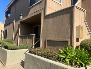 Building Photo - 820 Casanova Ave