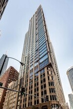 Building Photo - 57 E Delaware Pl