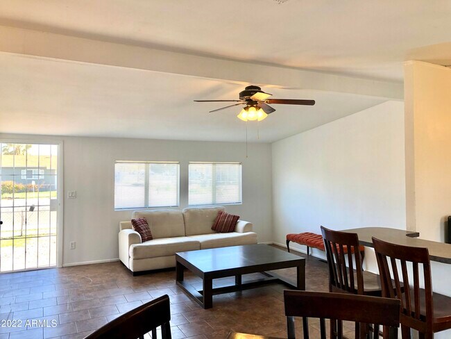 Foto del edificio - 10398 N 90th Ave