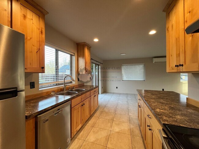 Building Photo - 13th St Duplex in Philomath