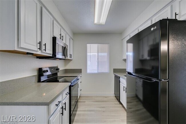 Foto del edificio - 5260 River Glen Dr