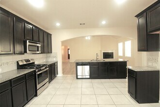 Building Photo - 24306 Piazza Dr