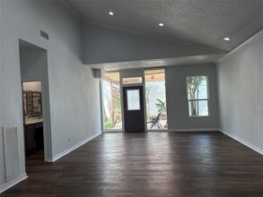 Building Photo - 1012 Fleetwood Pl Dr