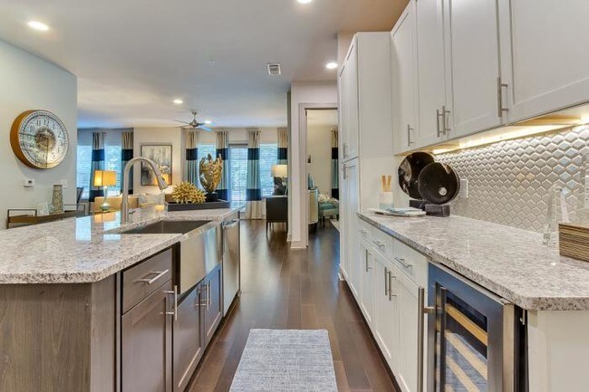 Building Photo - 3 bedroom in Dallas TX 75225