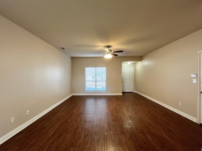 Building Photo - 319 Princess Place