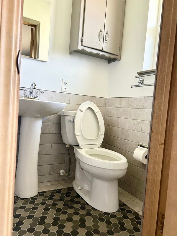 Foto del edificio - 6117 N Vermont Ave
