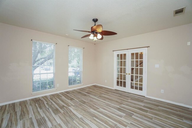 Building Photo - 2923 Walnut Knoll Way