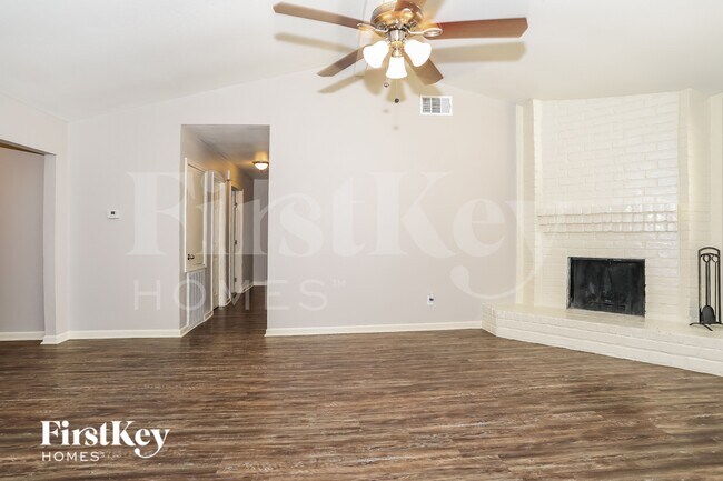 Building Photo - 5019 Monteith Dr