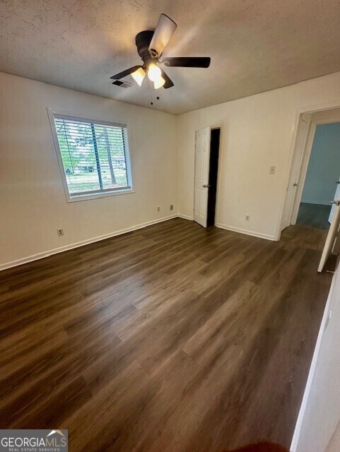Building Photo - 8388 Glenwoods Terrace