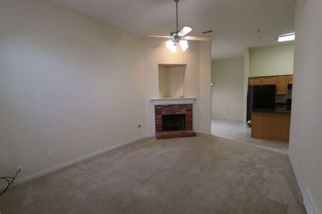 Building Photo - 8579 Napoli Dr