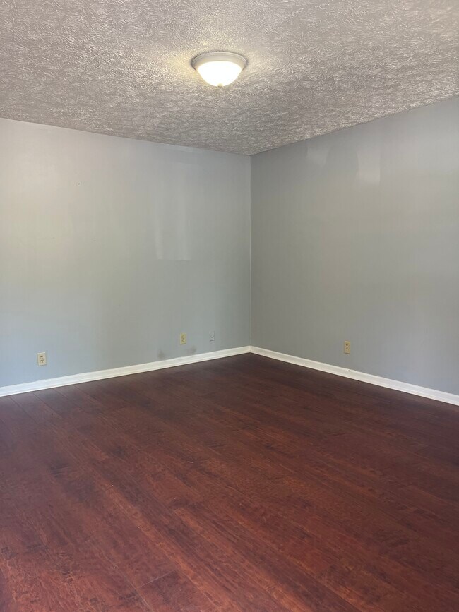 Foto del edificio - 480 E Red Bud Rd