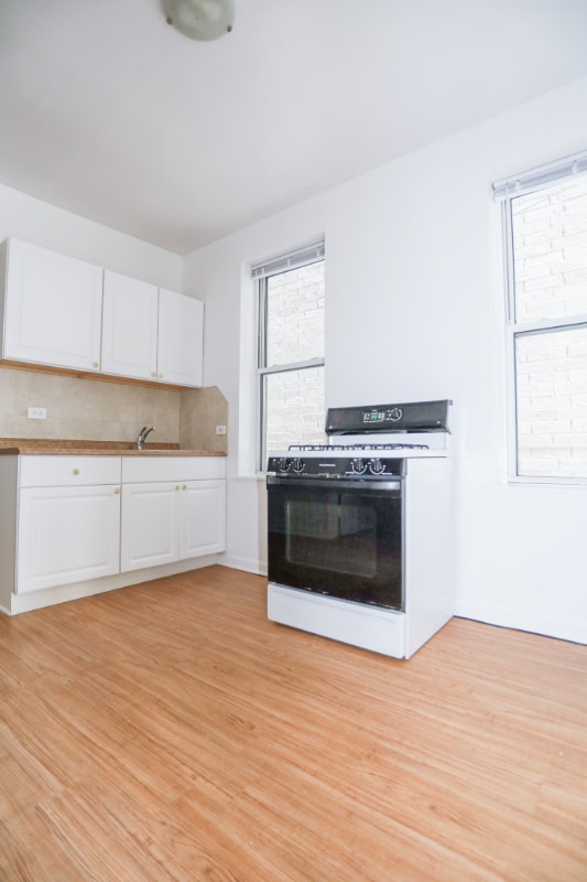 Photo - 2143 Belmont Apartment