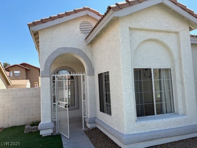 Foto del edificio - 6413 Morley Ave