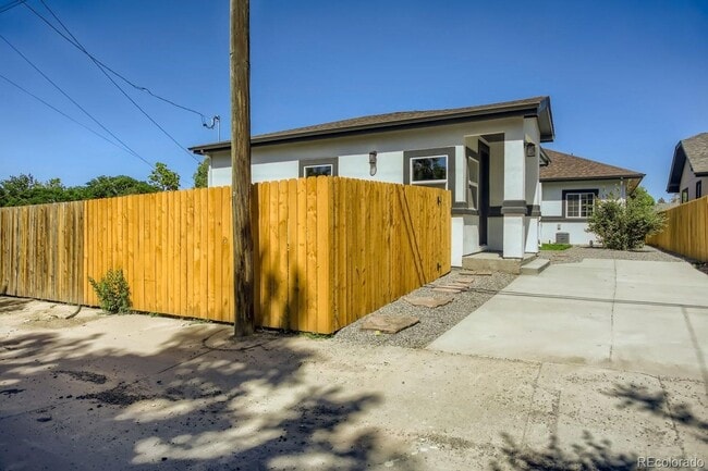 Building Photo - Fully Remodeled House and ADU