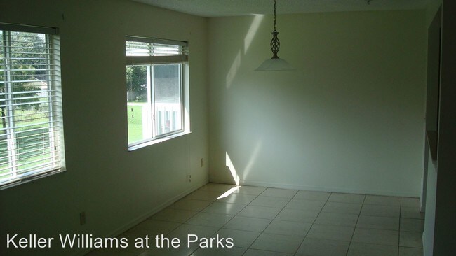 Foto del edificio - 5300 Dover Village Ln