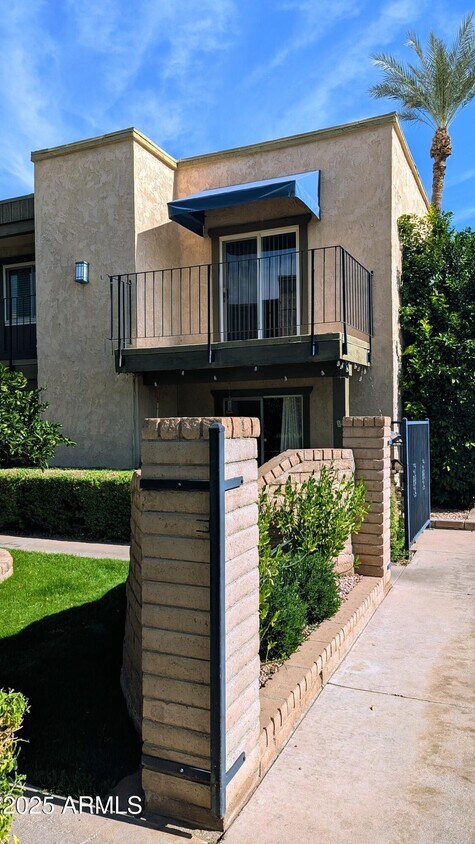 Primary Photo - 2228 E Campbell Ave