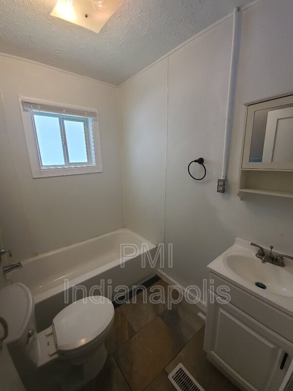 Foto del edificio - 41 N Denny St