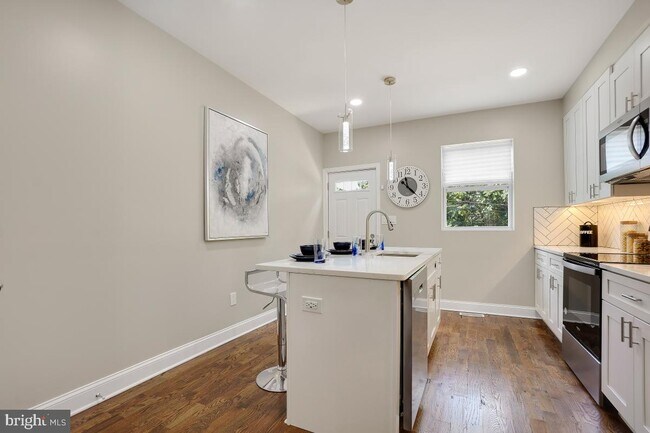 Building Photo - 1828 N Collington Ave