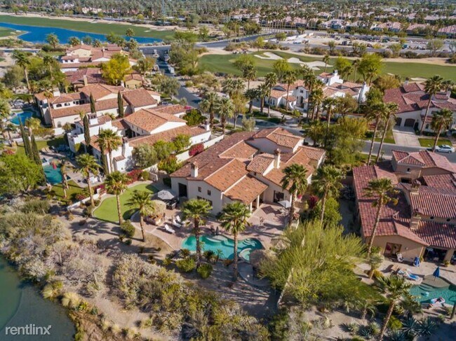 Foto del edificio - 4 br, 5 bath House - 81380 National Dr
