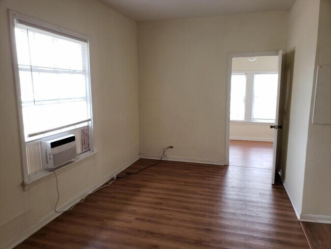 Foto del edificio - 124 Arlington #2