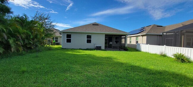 Foto del edificio - 5355 NW Pine Trail Cir