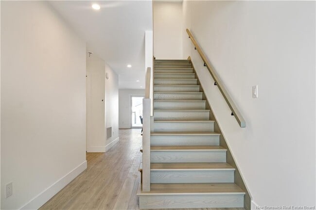 Entry - 204 Dickey Boul