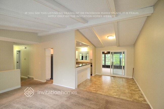 Foto del edificio - 8225 Russell Ave N