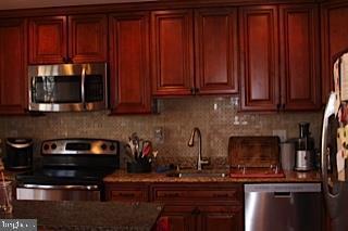 Foto del edificio - 6762 Cardinal Woods Ct