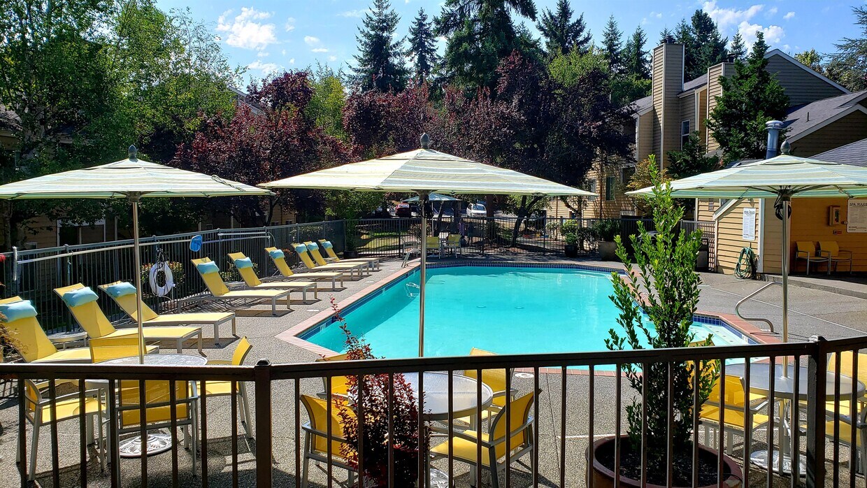 Nickel Creek Apartments 3702 204th St SW Lynnwood, WA