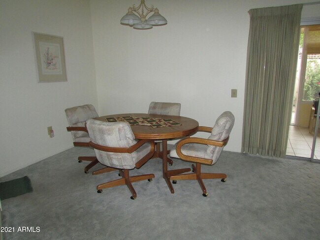 Foto del edificio - 10880 W Emerald Dr