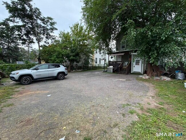 Building Photo - 844 Colorado Ave