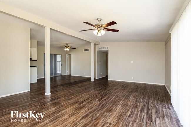 Foto del edificio - 8830 N 37th Ave
