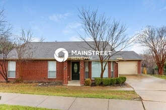 Building Photo - 1818 Knob Hill Dr
