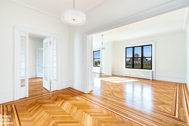Building Photo - MINT PREWAR 3BR W/ DIRECT PARK VIEWS