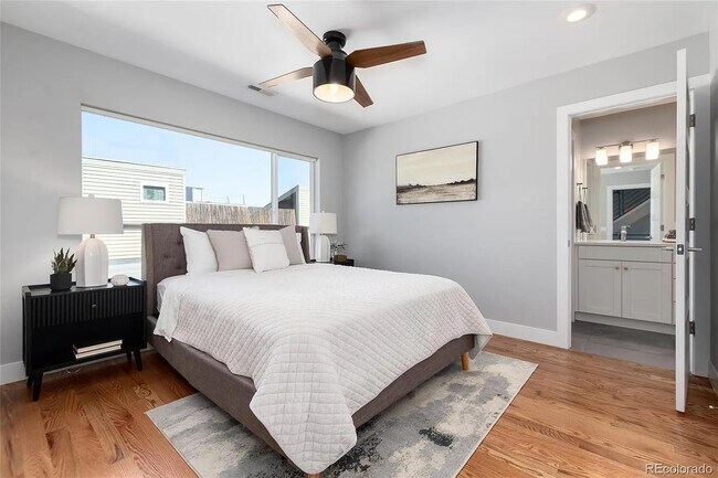 Foto del edificio - 4926 Lowell Blvd