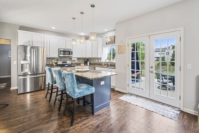 Building Photo - Luxurious 4-Bedroom Furnished Home in West...