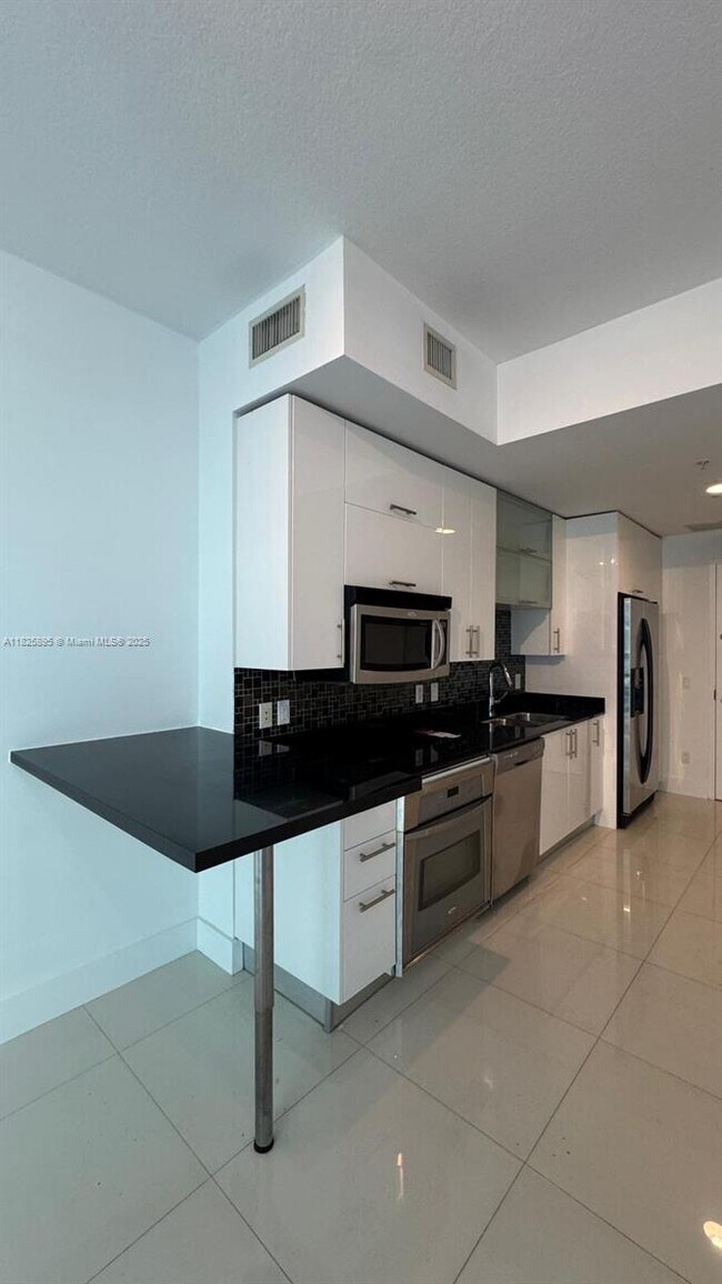 Foto del edificio - 60 SW 13th St