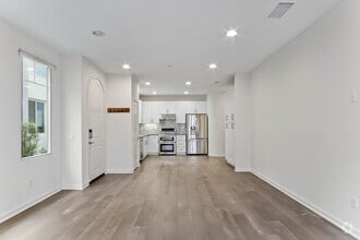 Building Photo - 5533 Palm Dr