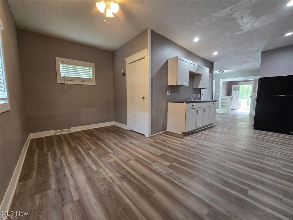 638 Fern St Akron, OH 44307 – photo 2