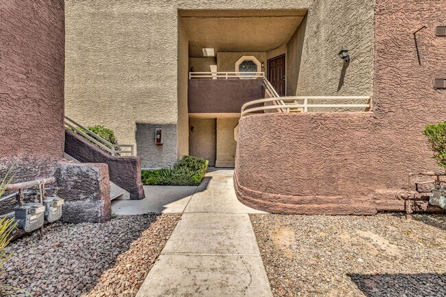 Foto del edificio - SW!! 2 Bedroom Condo!! 1st Floor!! Newly r...
