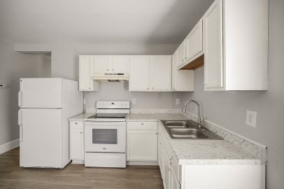 Building Photo - 373 Spring St SW