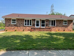 Building Photo - 1212 E Sylvan Ave