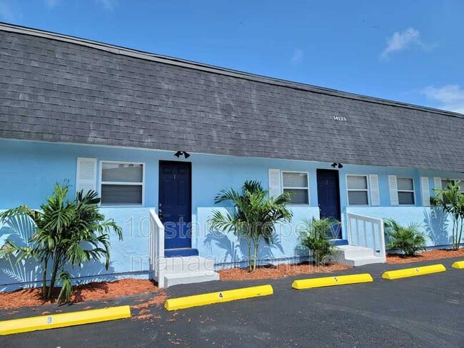Building Photo - 14125 Palm St