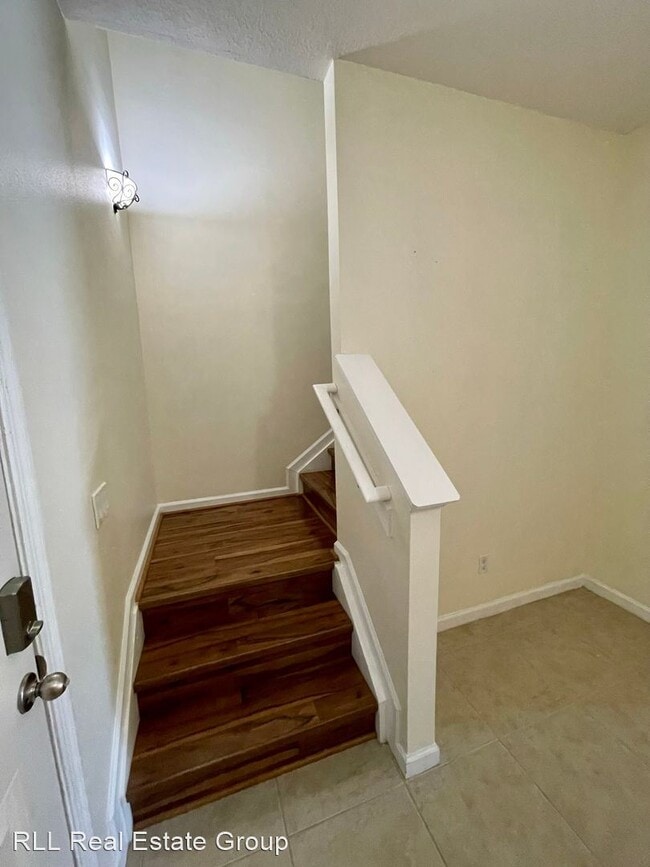 Building Photo - 3 br, 2.5 bath House - 2655 Revolution Str...