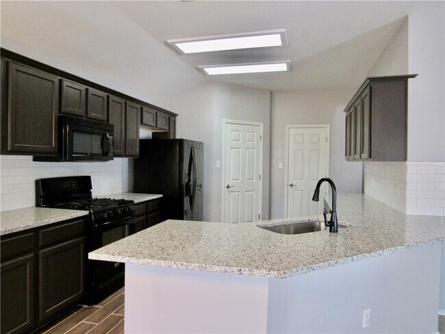 Foto del edificio - 3512 Roberto Clemente Ln