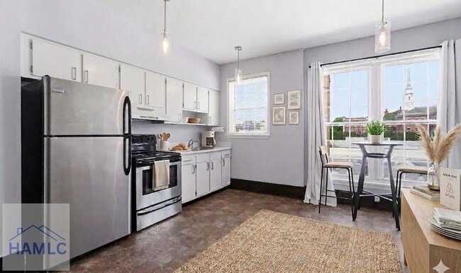 Building Photo - 219 Abercorn St