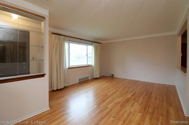 Foto del edificio - 32713 Cambridge St
