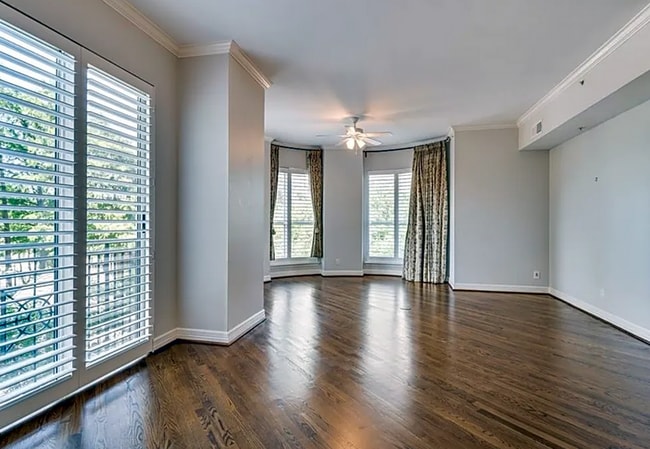 Photo - 3401 Lee Pkwy Apartment